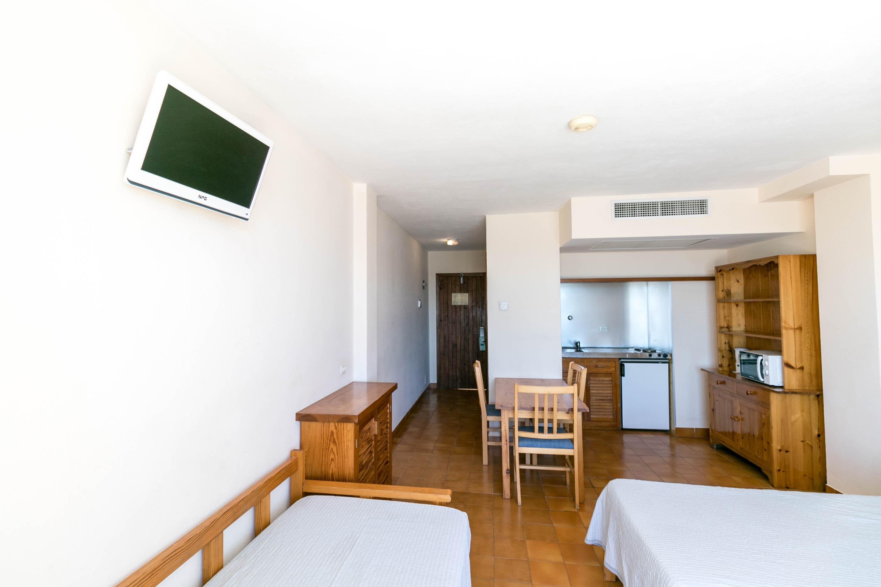 The White Apartments (Adults Only) San Antonio Abad Exterior foto