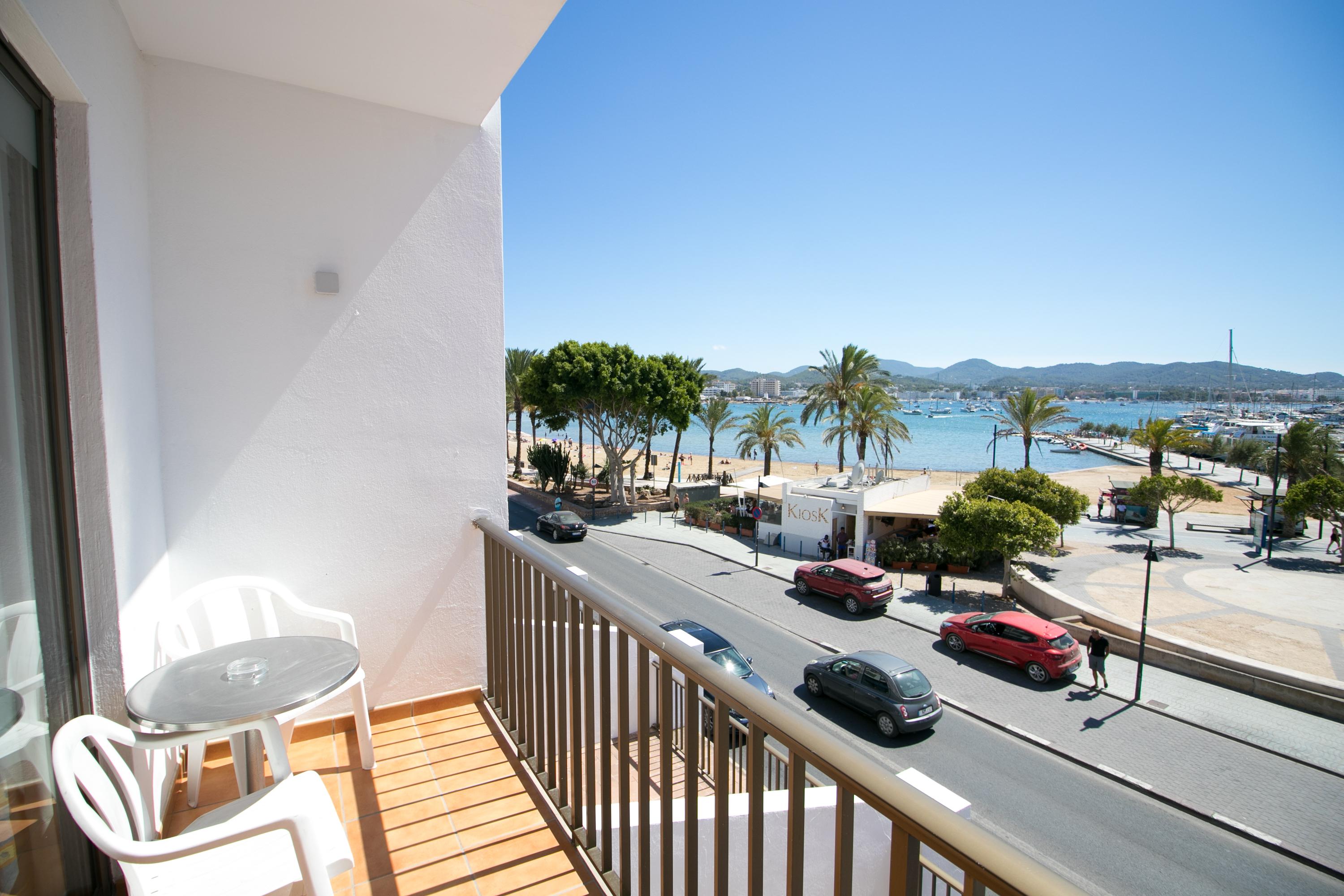 The White Apartments (Adults Only) San Antonio Abad Exterior foto