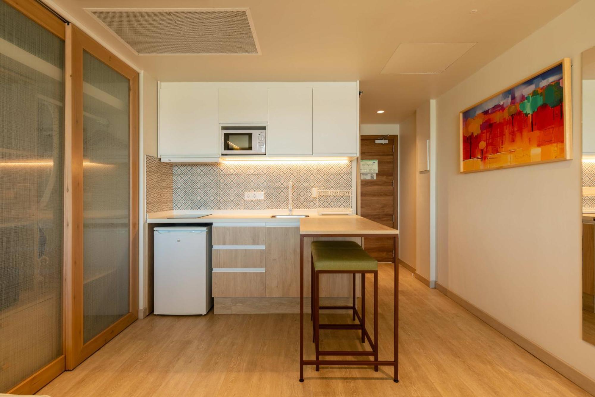 The White Apartments (Adults Only) San Antonio Abad Exterior foto