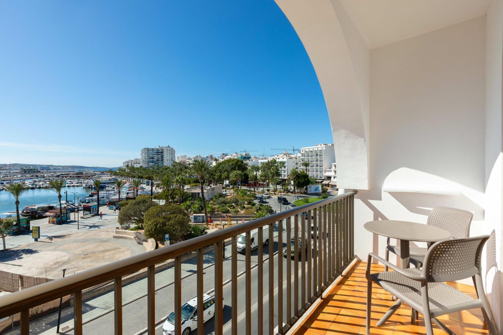 The White Apartments (Adults Only) San Antonio Abad Exterior foto
