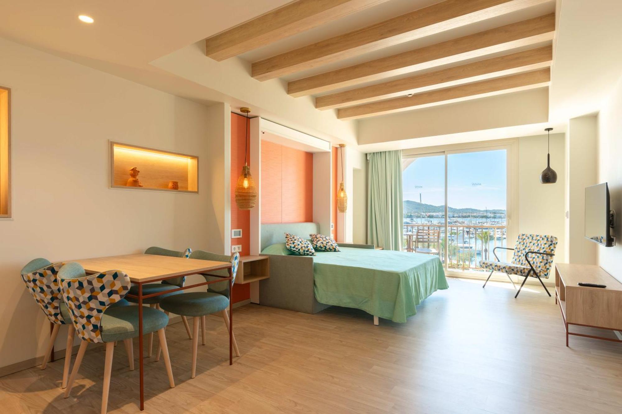 The White Apartments (Adults Only) San Antonio Abad Exterior foto
